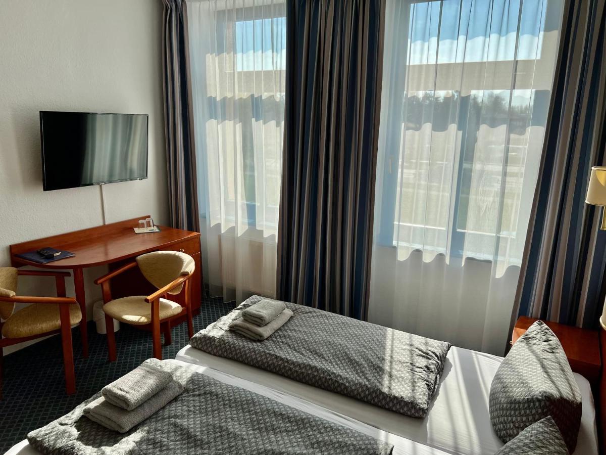 Hotel-Pension "Petridamm" Rostock Extérieur photo