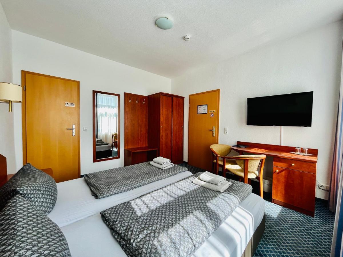 Hotel-Pension "Petridamm" Rostock Extérieur photo
