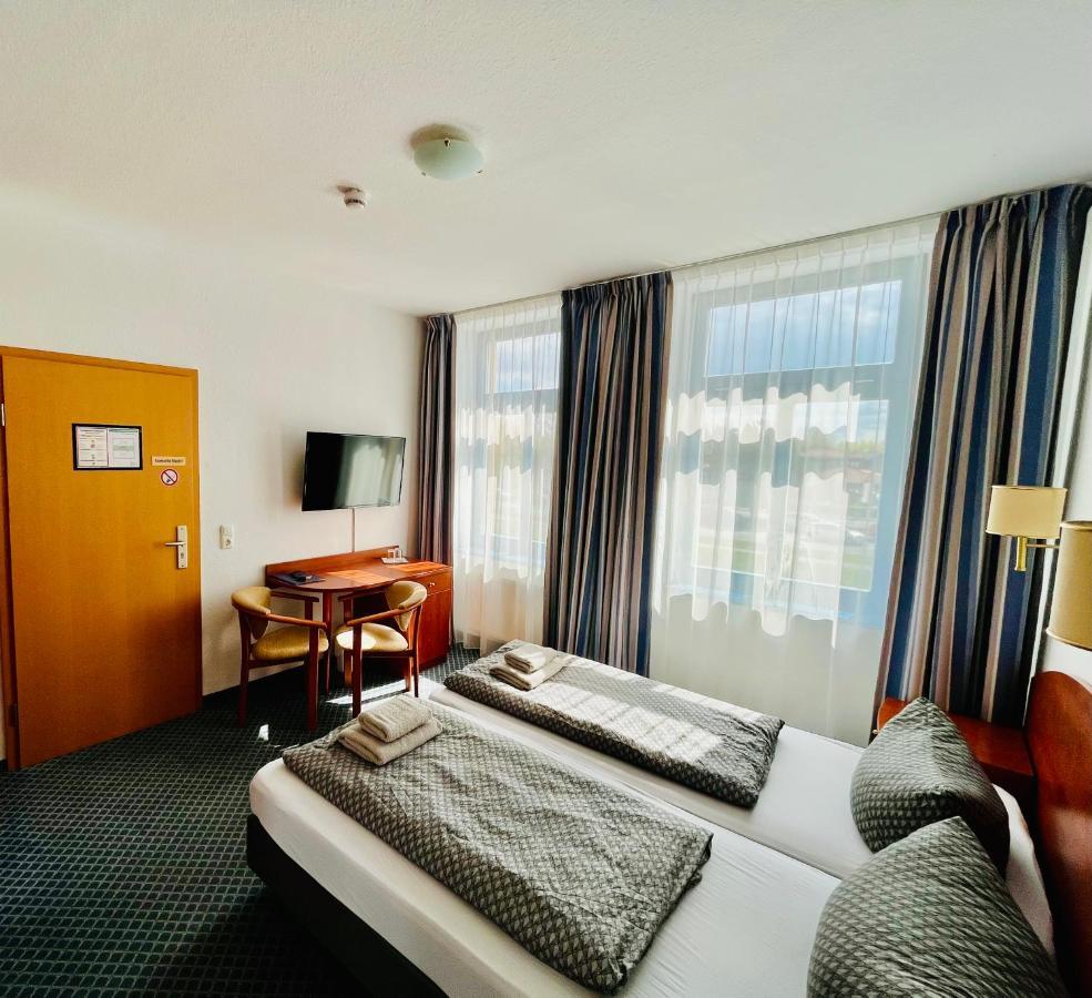 Hotel-Pension "Petridamm" Rostock Extérieur photo