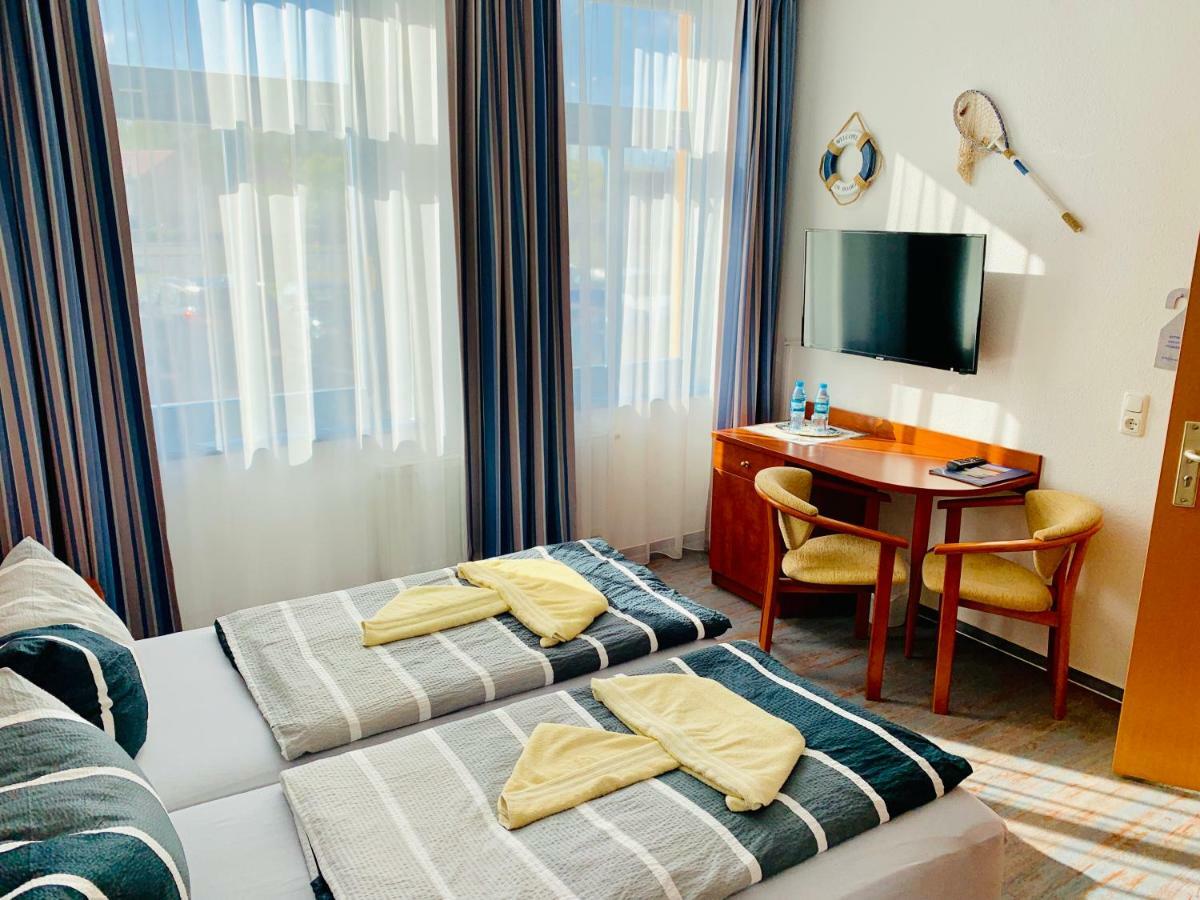 Hotel-Pension "Petridamm" Rostock Extérieur photo